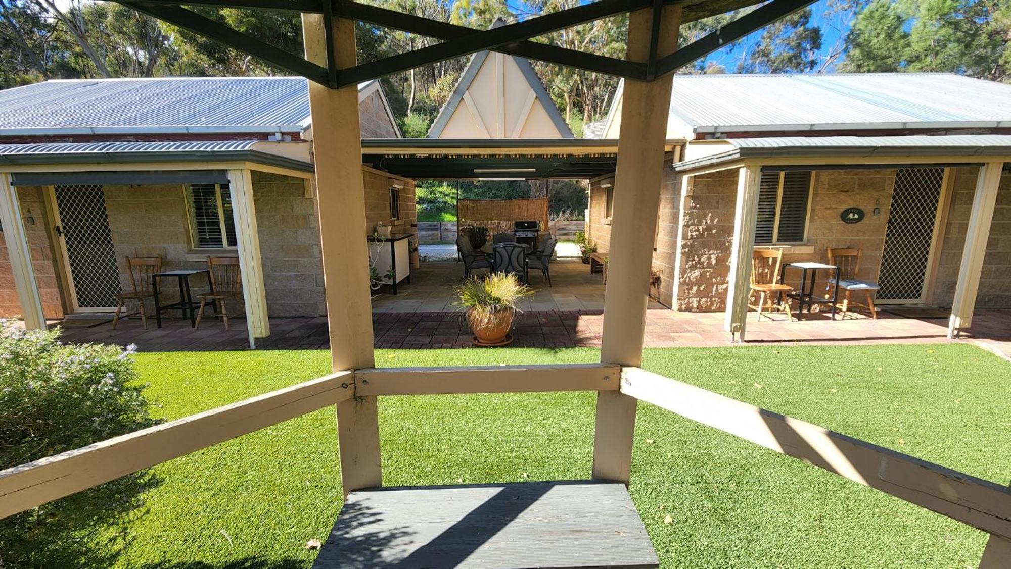 Riesling Trail & Clare Valley Cottages Номер фото