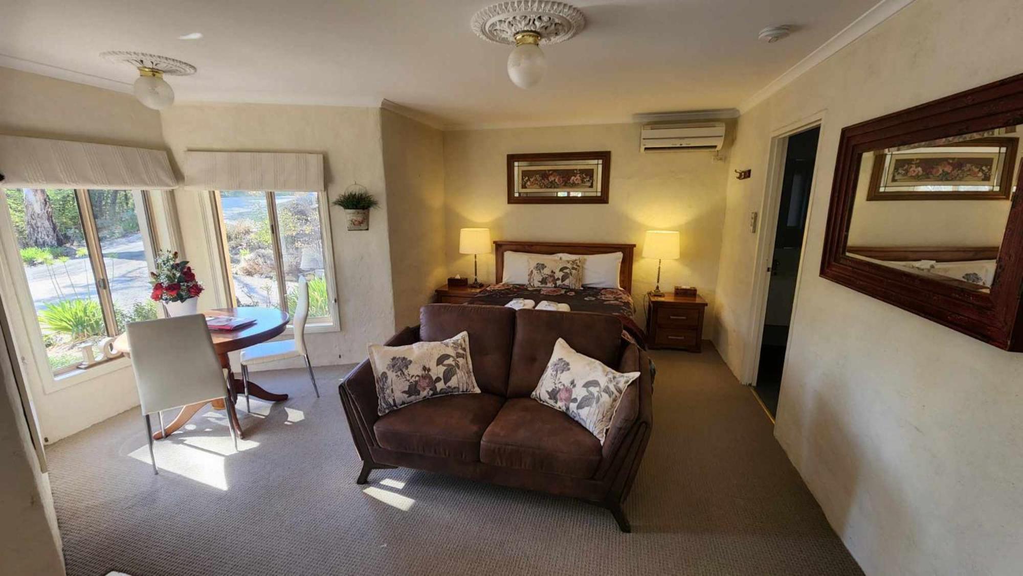 Riesling Trail & Clare Valley Cottages Номер фото