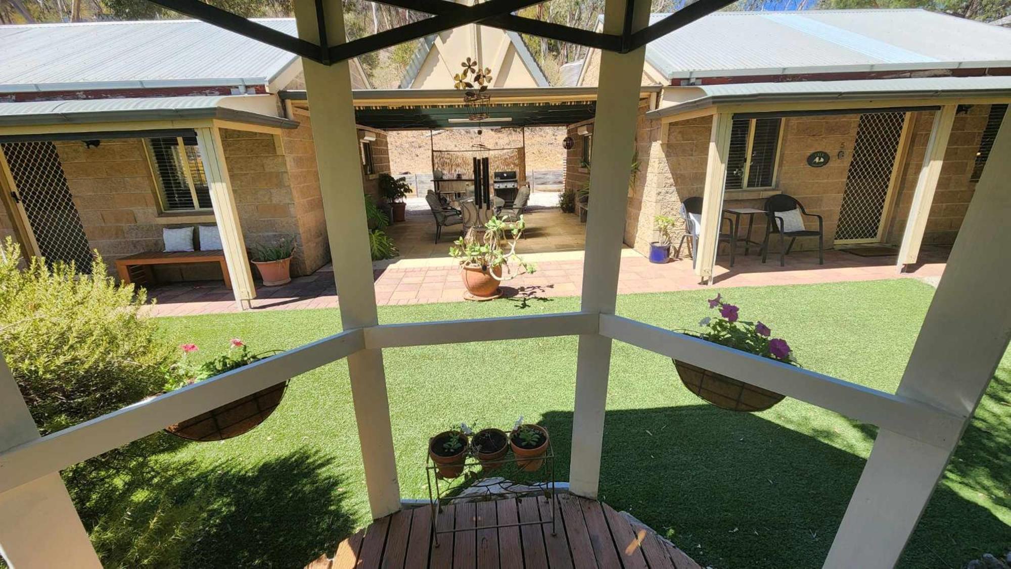 Riesling Trail & Clare Valley Cottages Номер фото