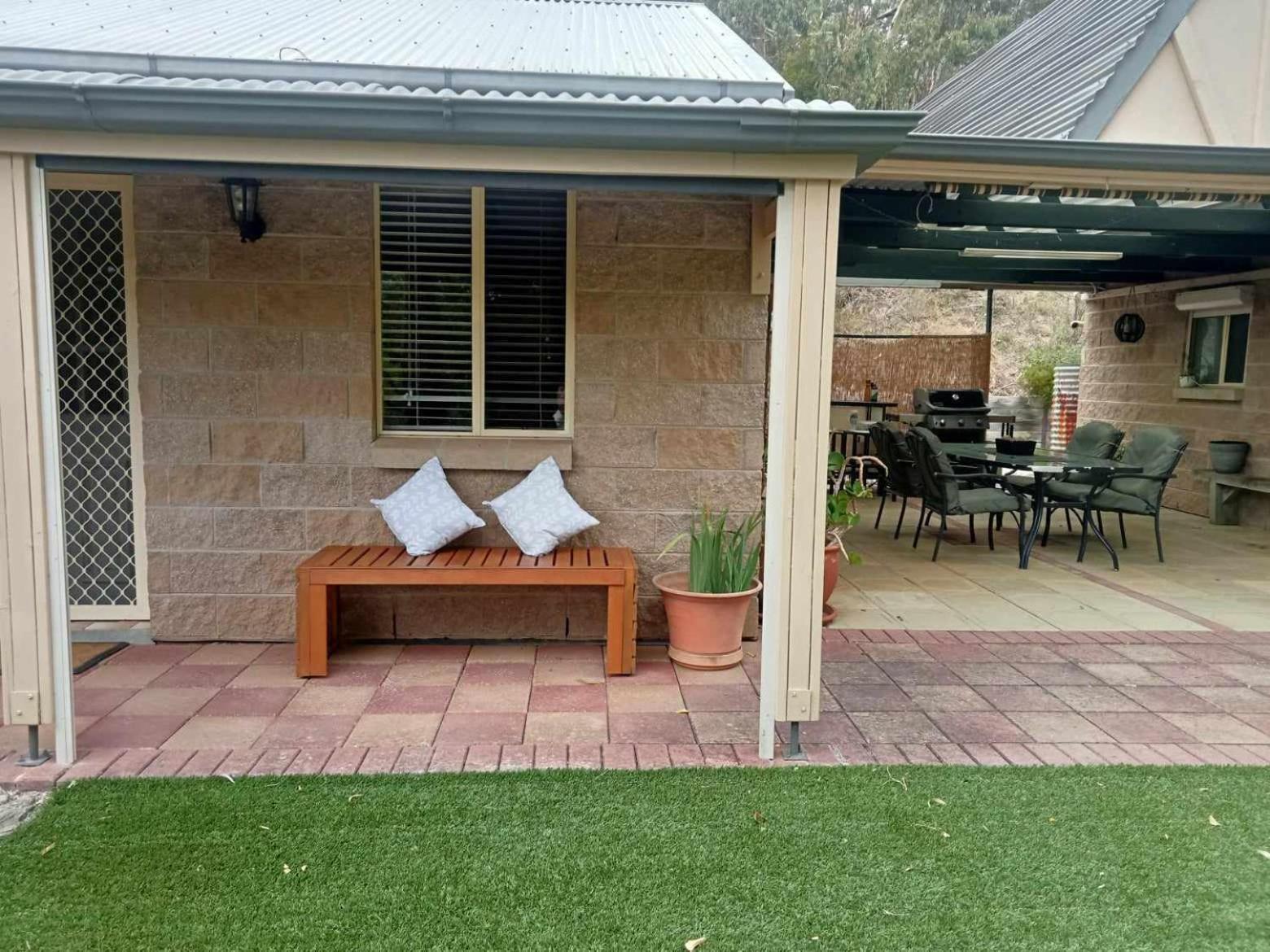 Riesling Trail & Clare Valley Cottages Номер фото
